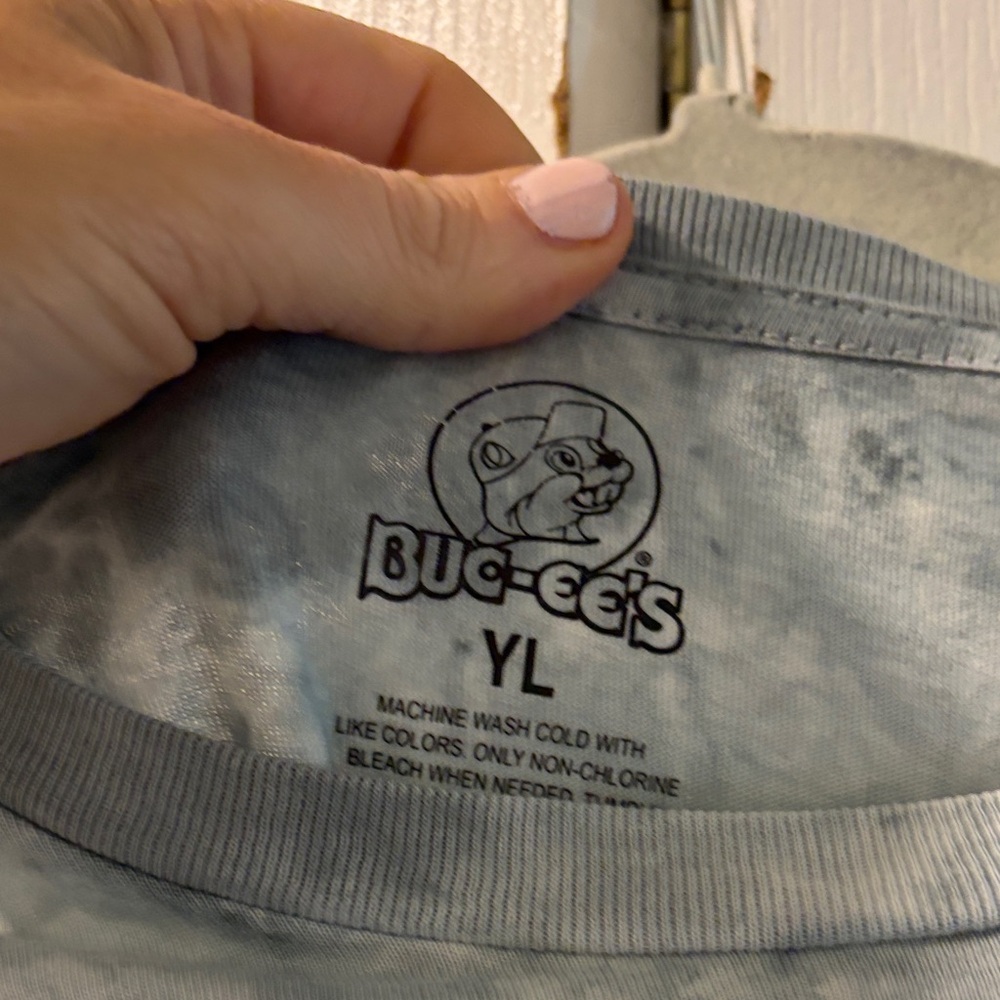 Buc-ee’s Long-Sleeve Tie-Dye Graphic Tee - Blue - Picture 2 of 5